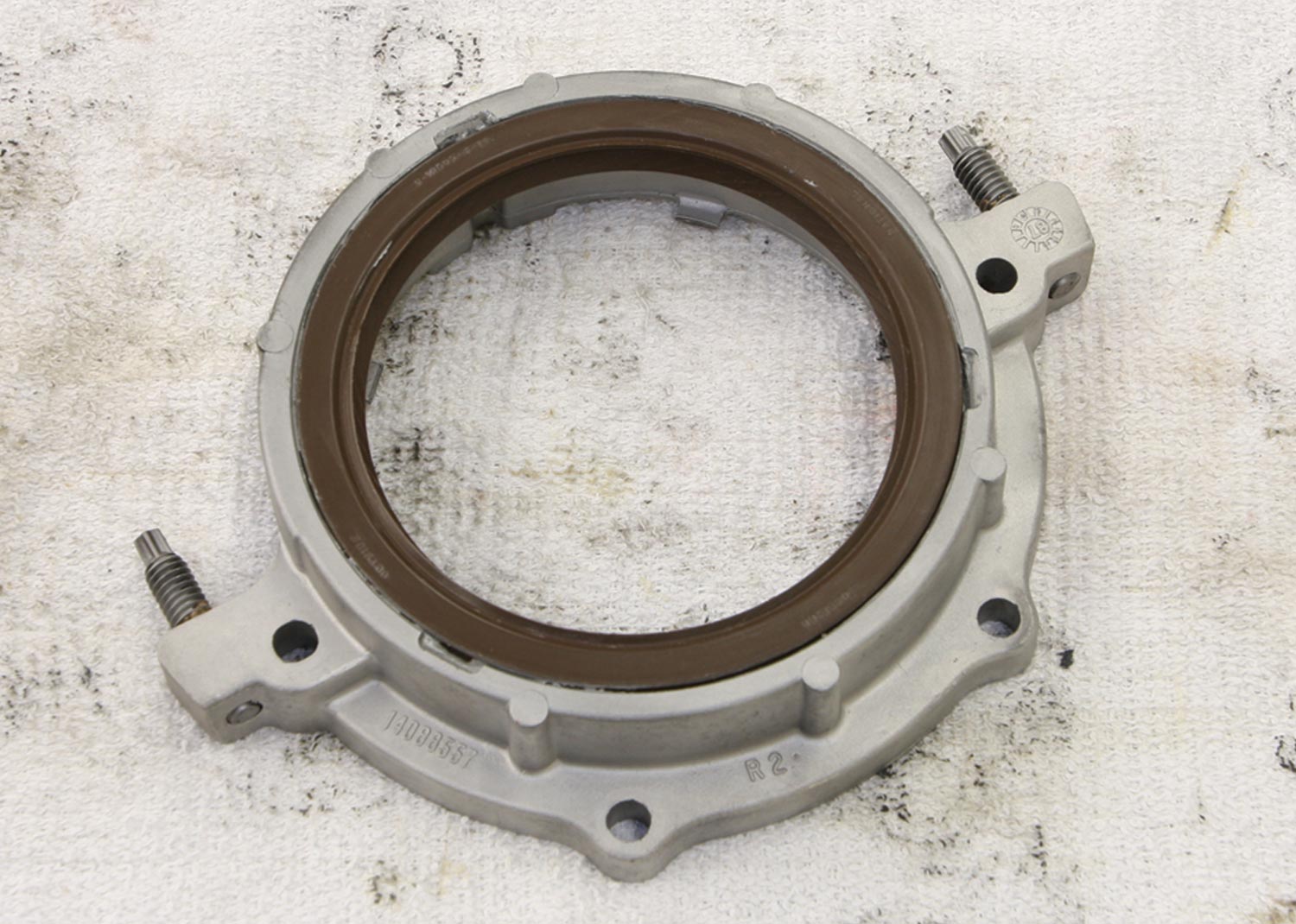 one-piece rear main seal retainer (PN NAL-14088556)