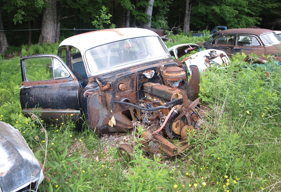 The one-piece windshield identifies this Chevy as a 1953 or 1954 model