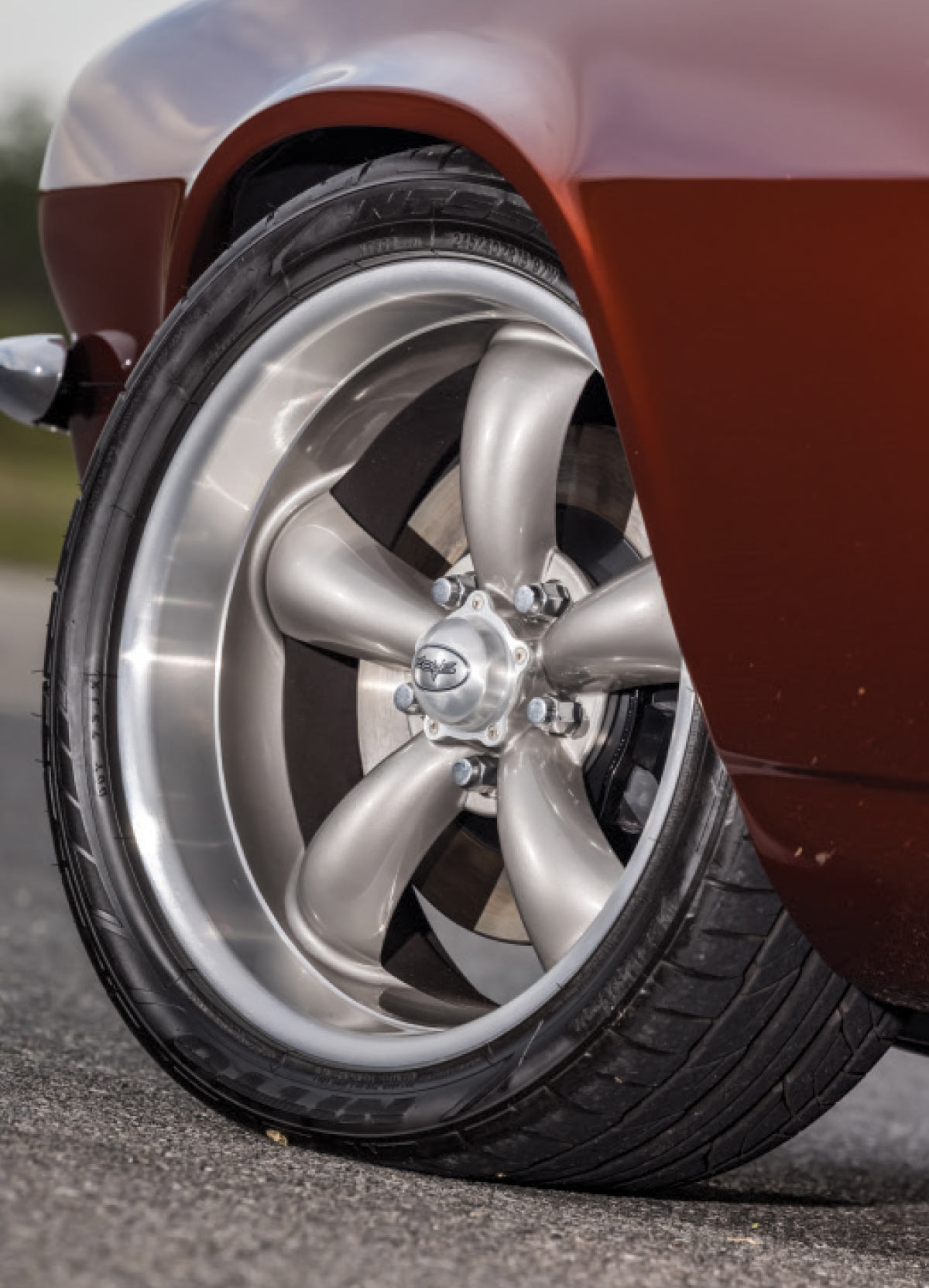 ’72 Chevy Camaro's rim and tires