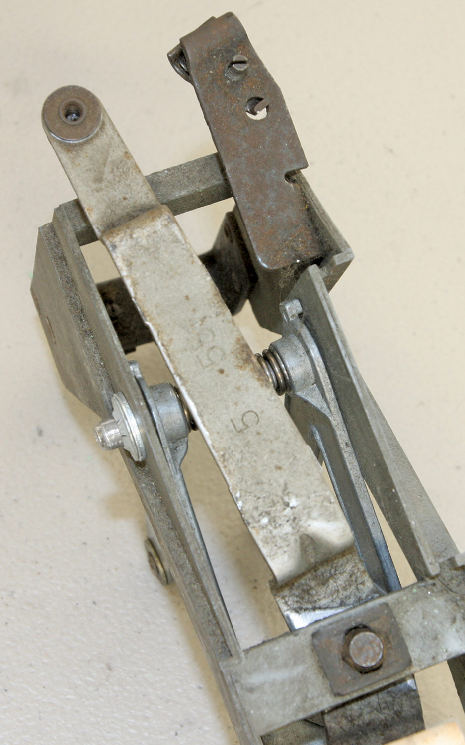 close view of the inlet door control lever