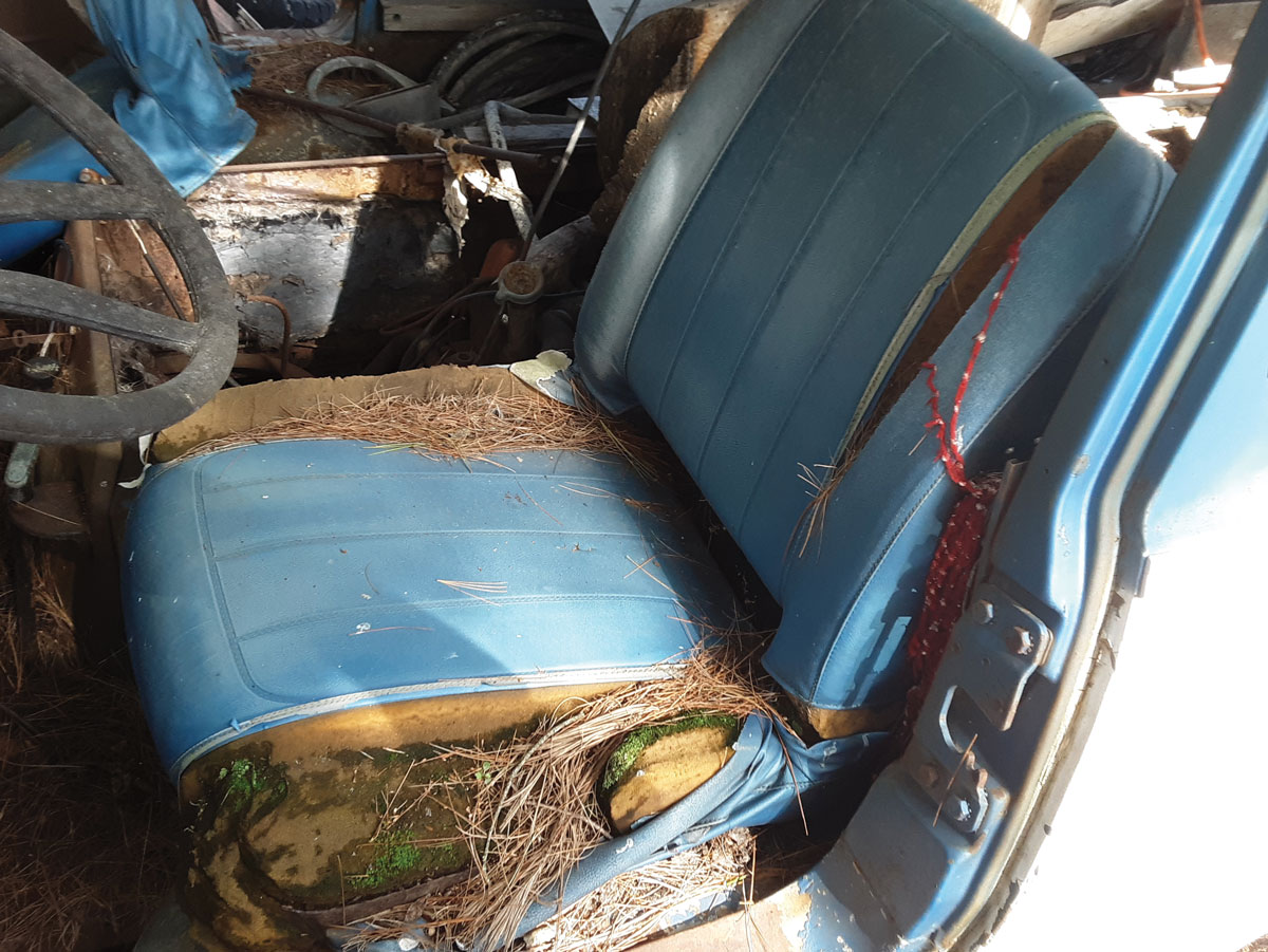 The Bostrom Thin Line seats were also used in same-year Dodge A100 vans and Jeep CJs–with differing upholstery patterns
