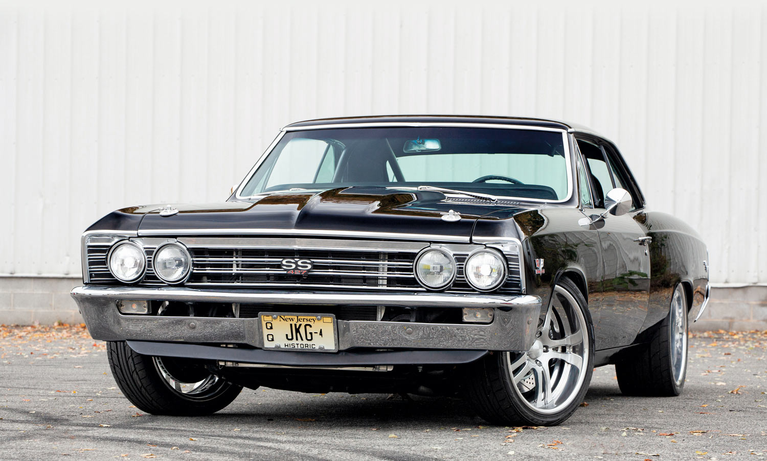 Side front view of ’67 CHEVELLE