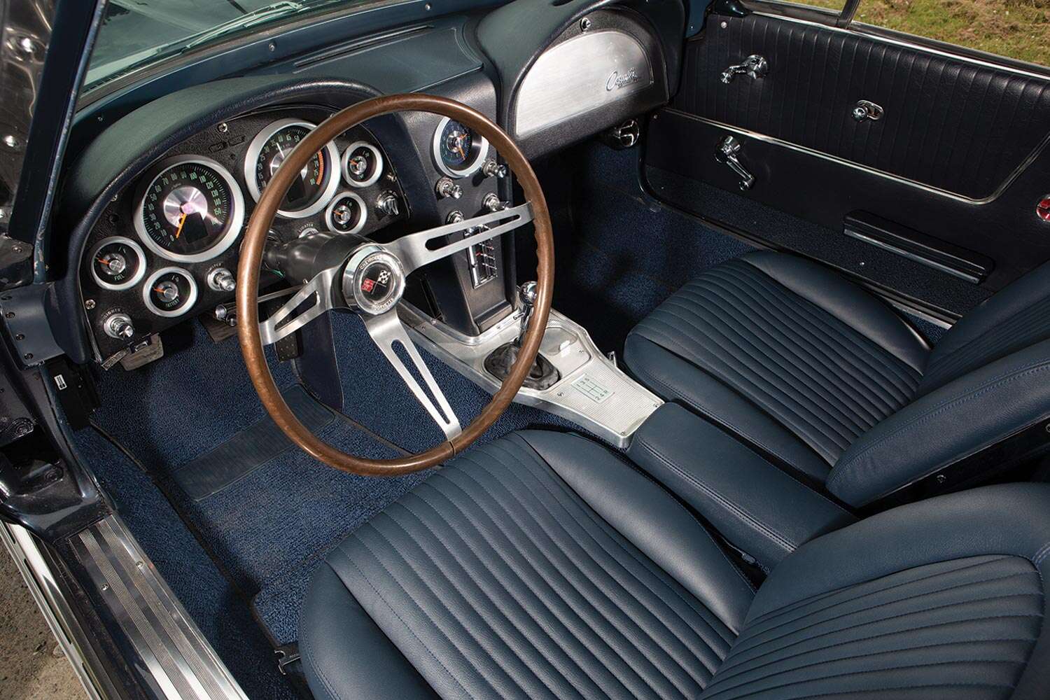 driver's side interior view of the '63 Corvette Sting Ray
