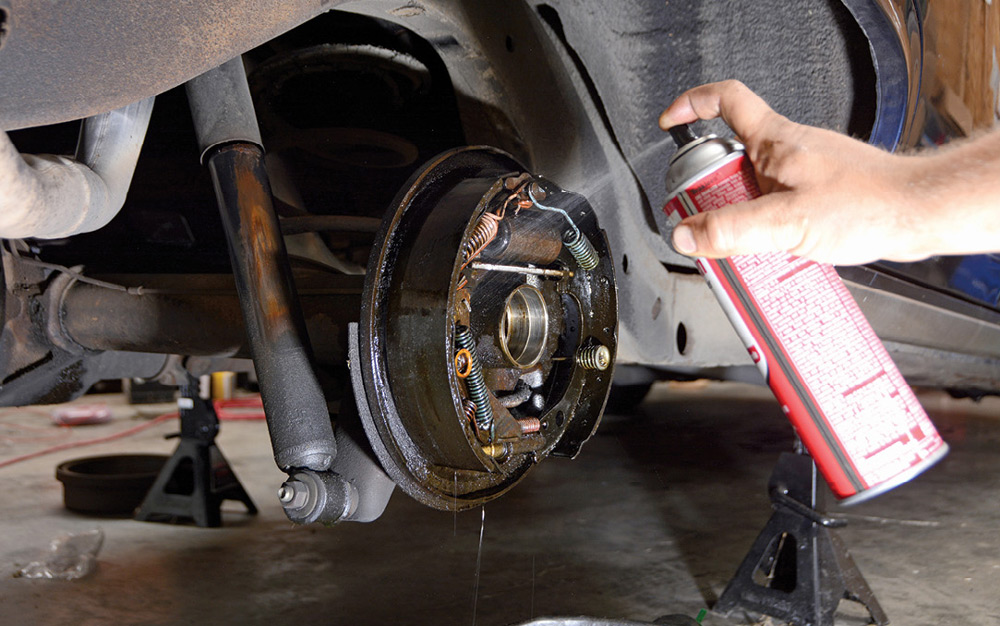 Cleaning housing, brakes and hub with brake cleaner