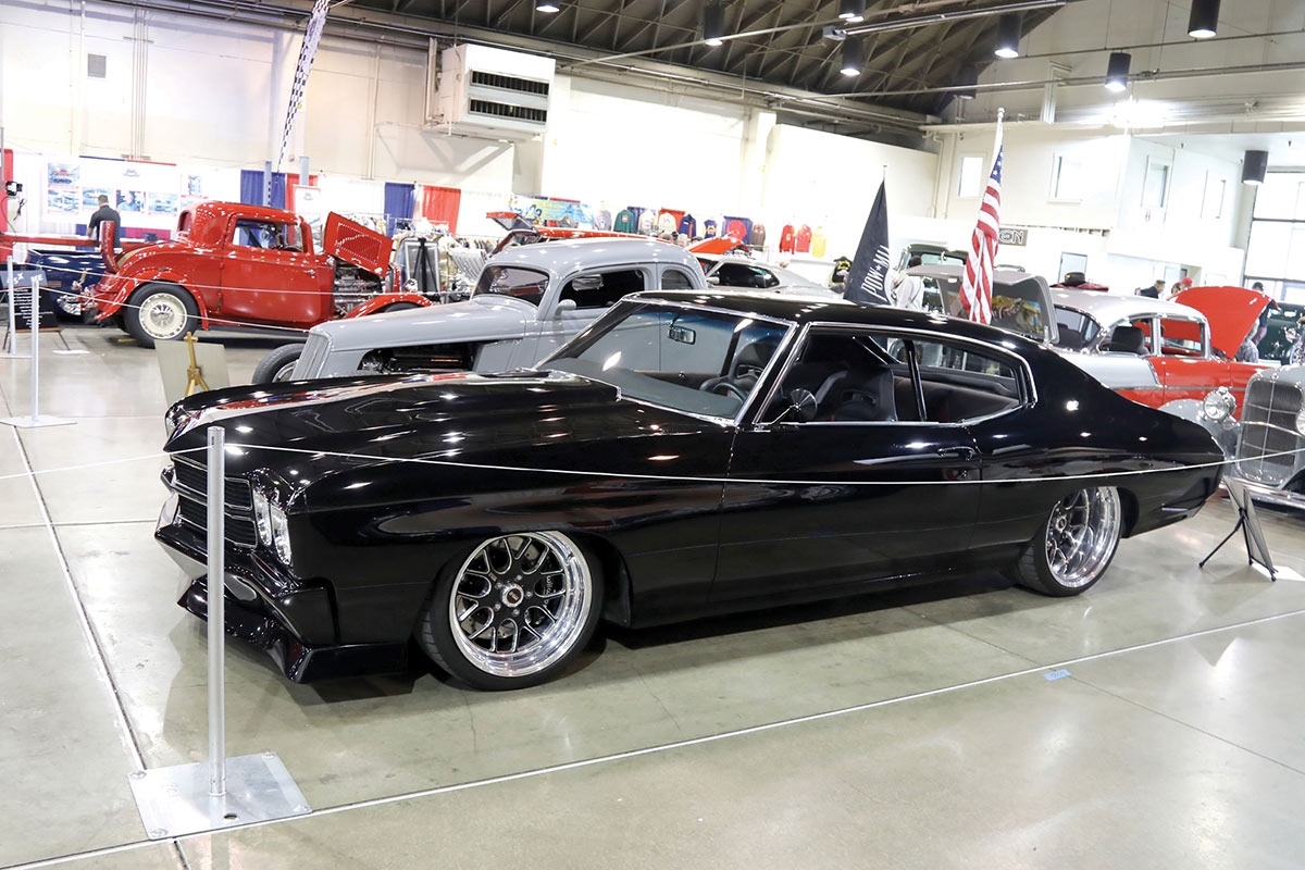 Lowered gloss black 1970 Chevelle