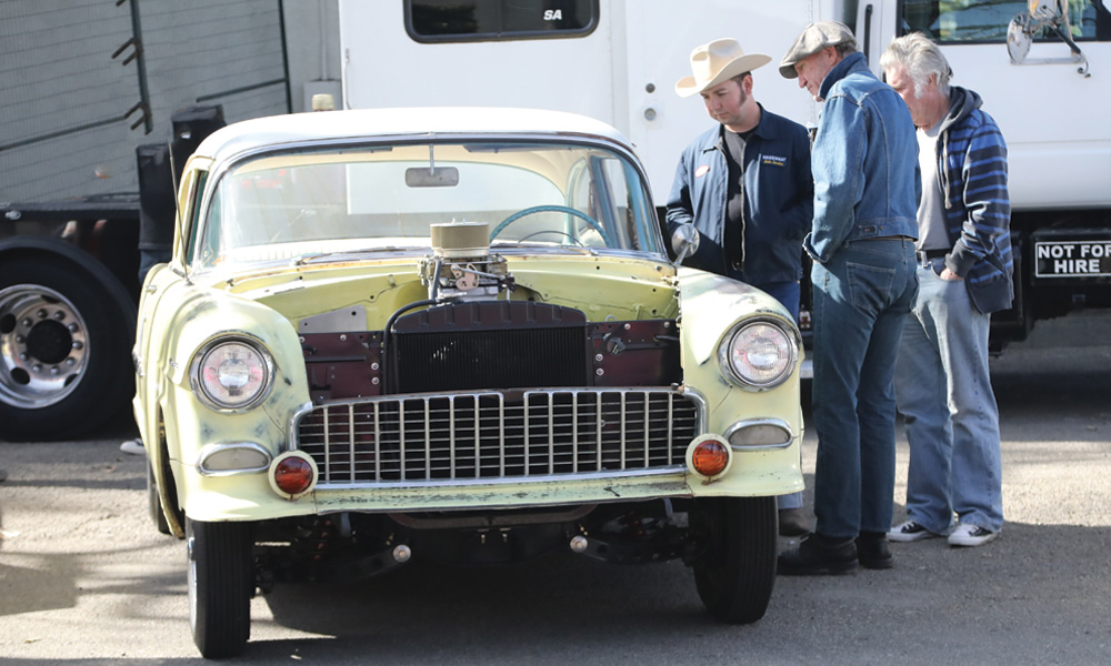 Utility dragster with hood delete