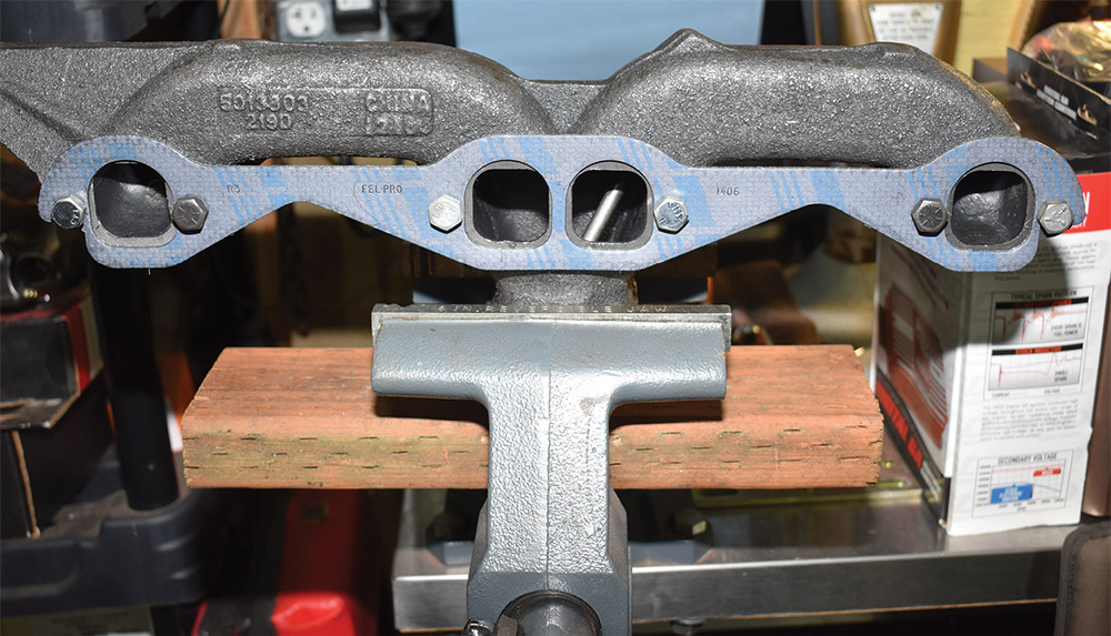 Exhaust gasket on manifold