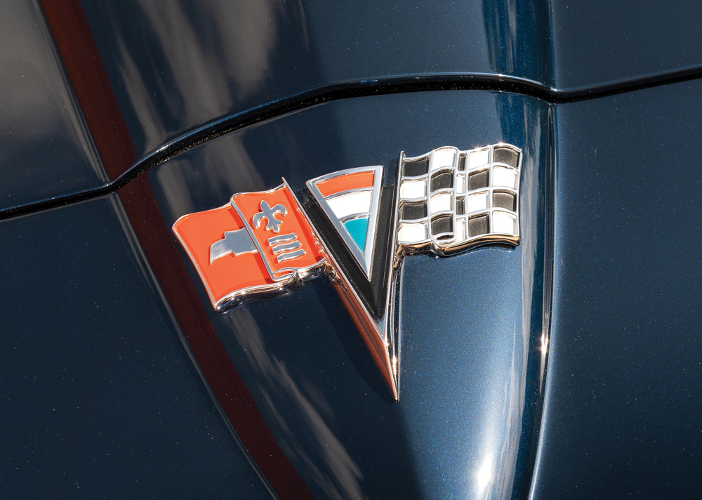 Corvette emblem on hood