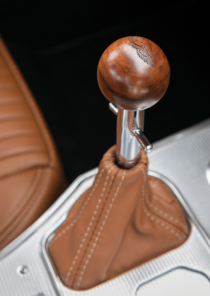 Custom wood shift knob