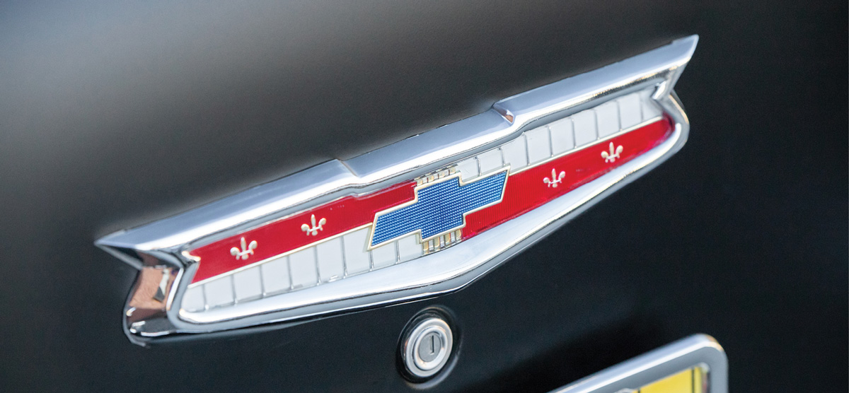 Trunk emblem