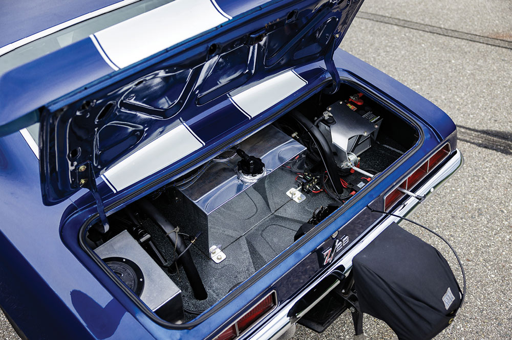 Trunk mounted battery and fuel cell