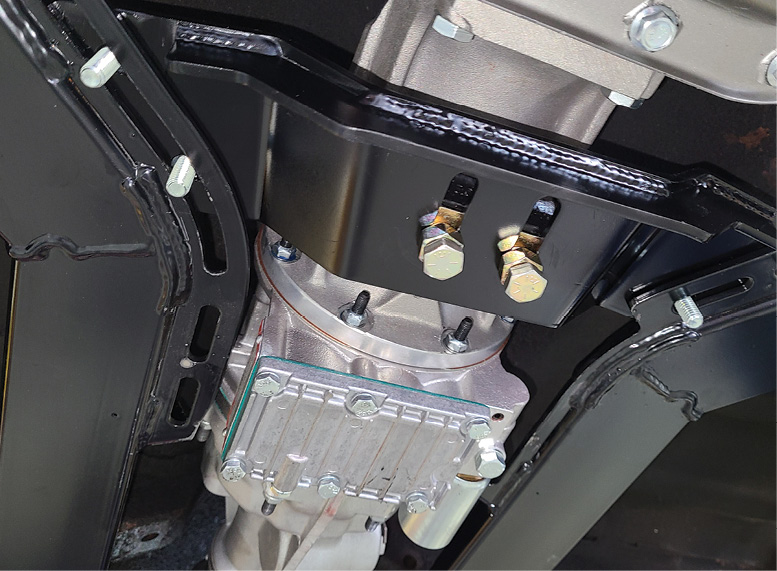 There were no clearance problems with the Gear Vendors overdrive unit after its mount was modified.