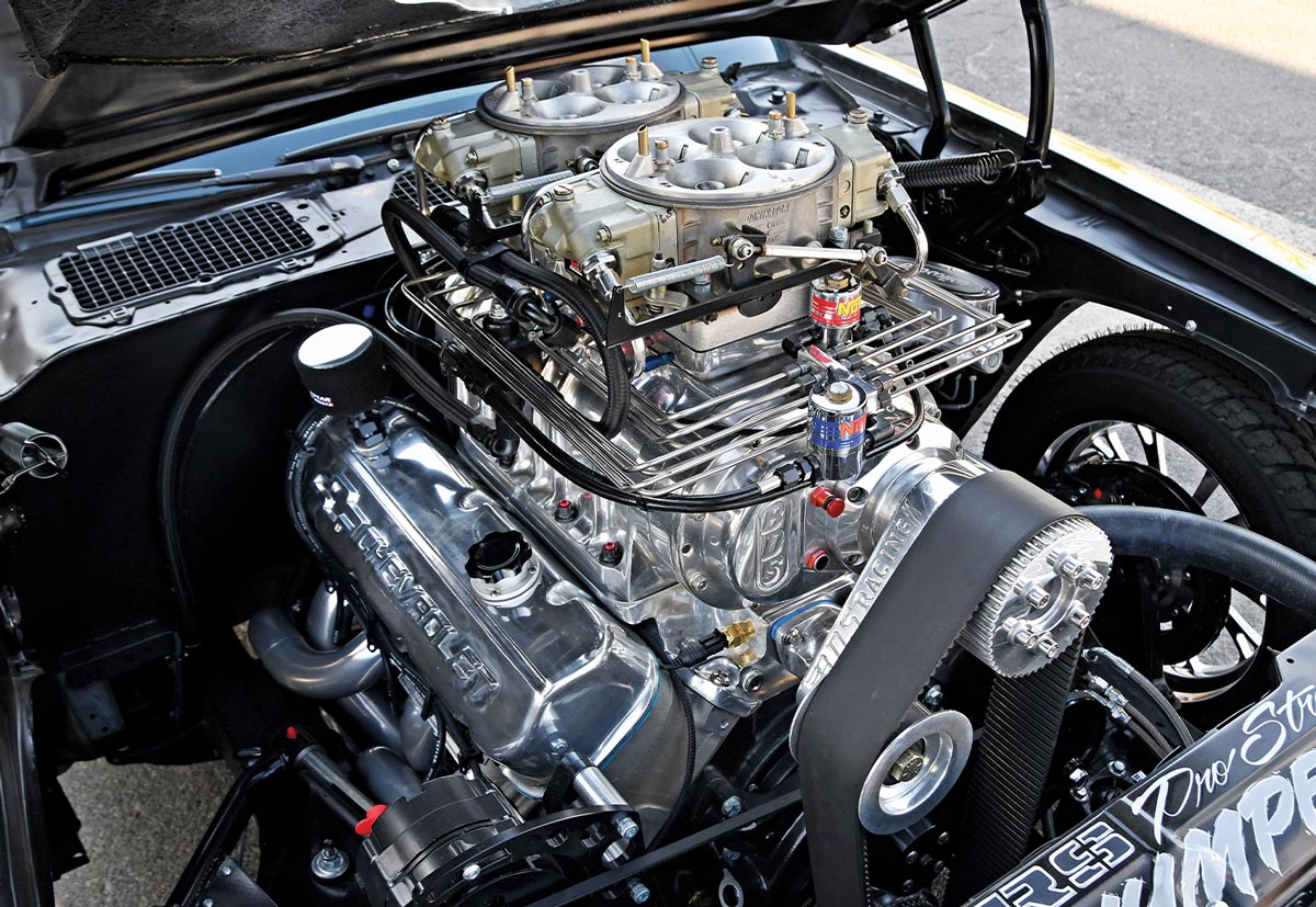 full view of the Pro Street ’71 Camaro's engine