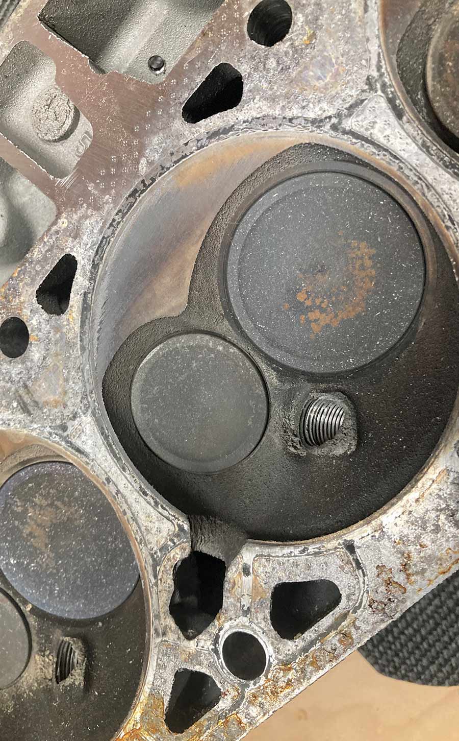 combustion chamber missing on cylinder number 5