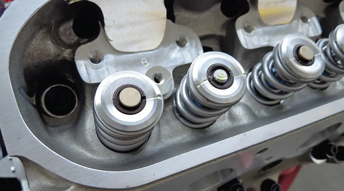 cropped view of the LS engines Manley valvesprings
