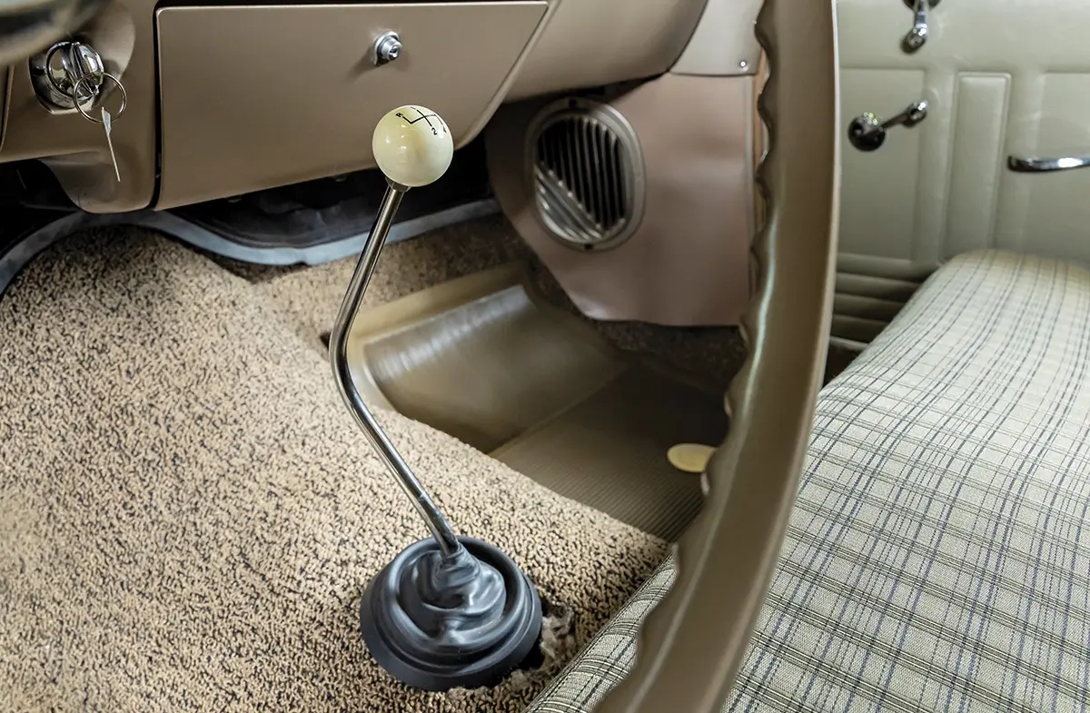 close up of the ’62 Chevrolet Biscayne SS/S gear shift