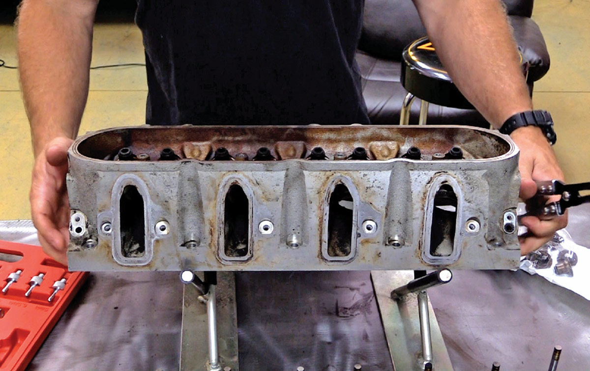 the later-generation rectangular-port cylinder heads