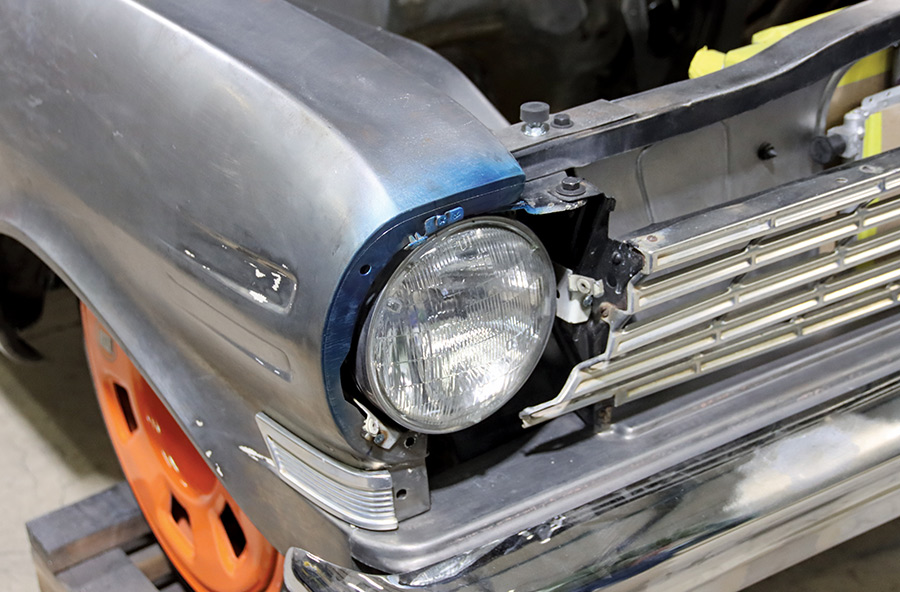 3/4 view of a poor-fitting headlight bezel