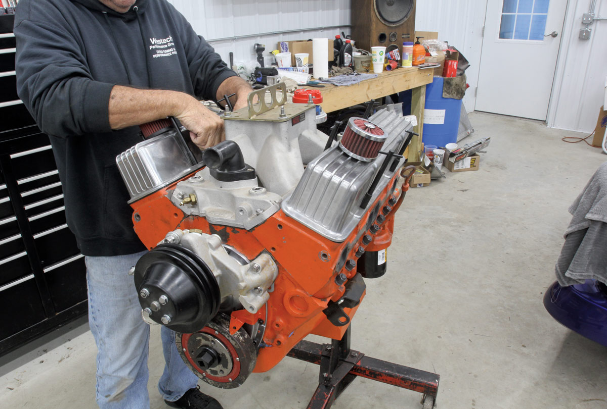 Installing valve covers on a rebuilt Chevy small block engine