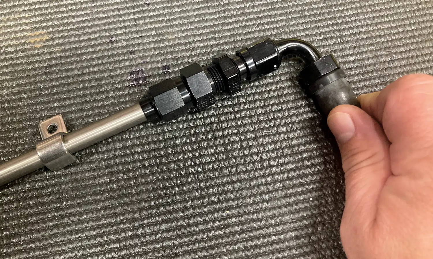 AN fuel fitting installation on stainless steel fuel line - detailed assembly guide