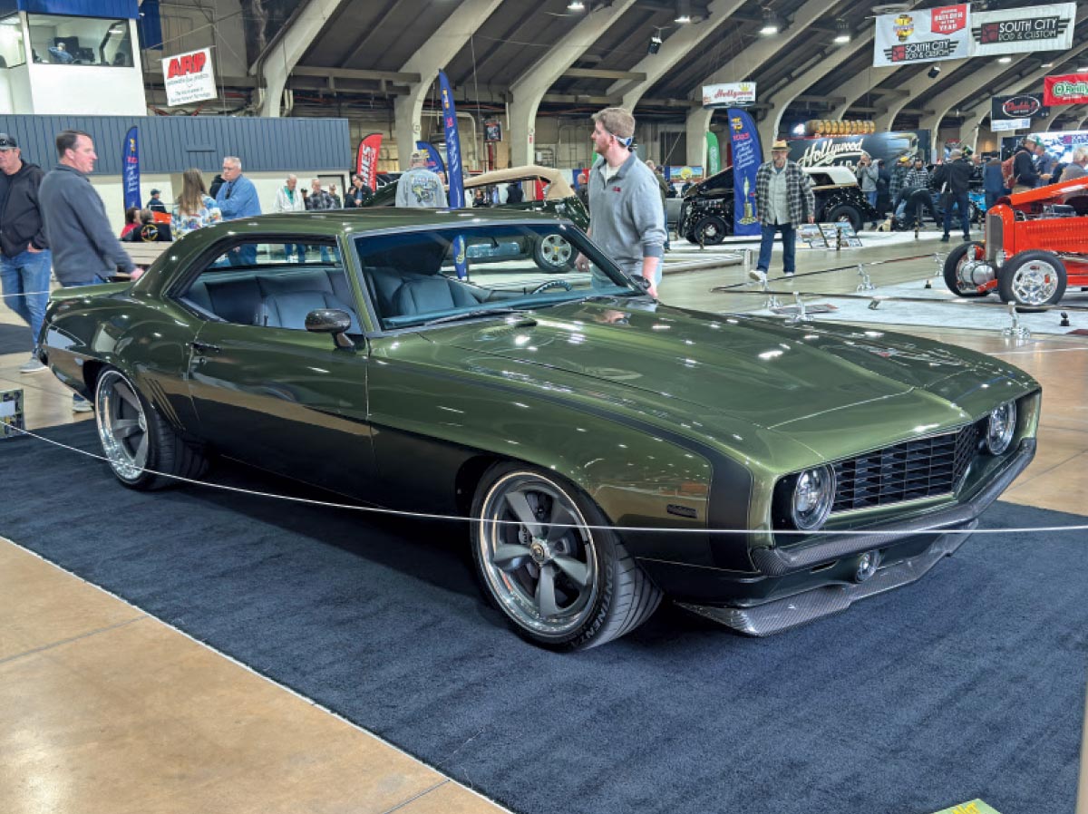 1969 Camaro Pro-Touring carbon fiber accents
