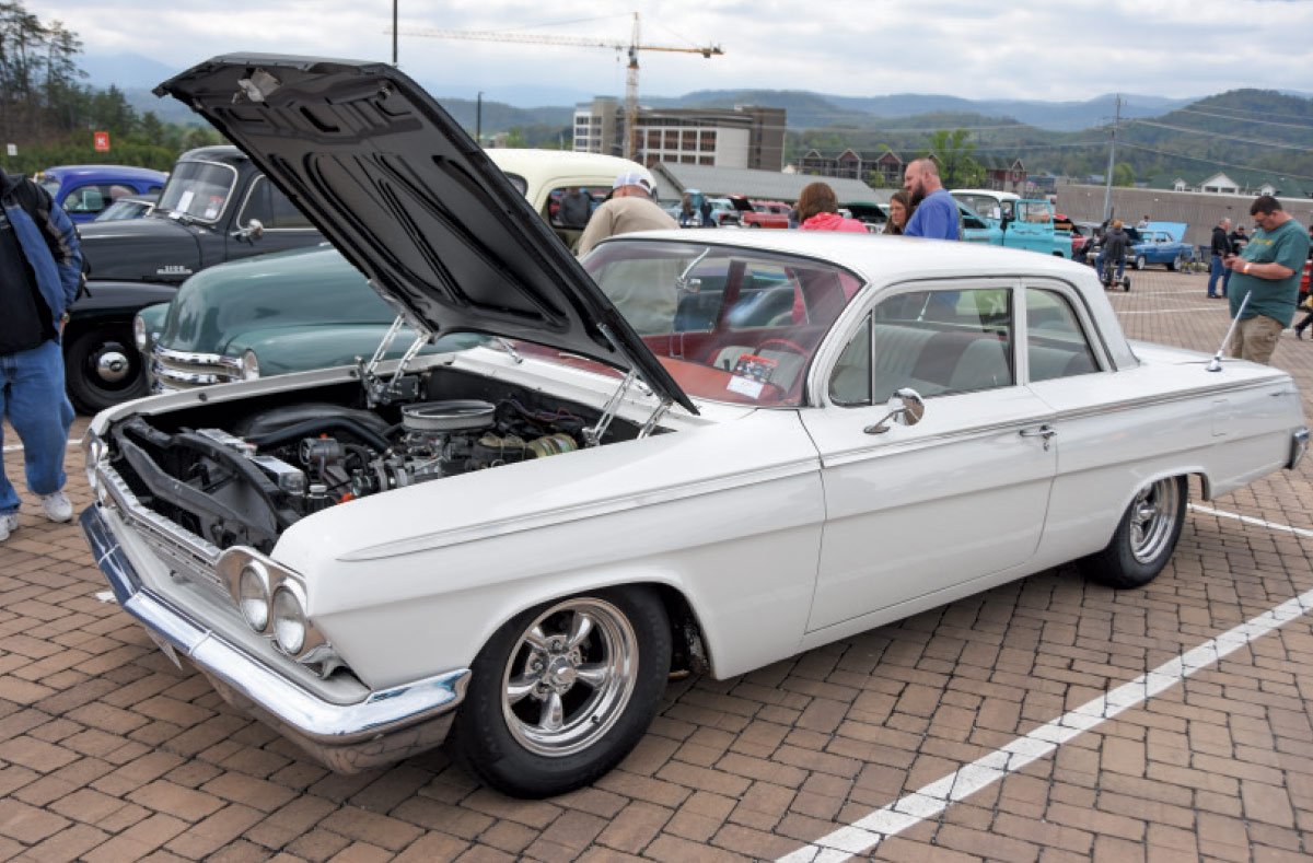1962 Impala mild custom white red interior staggered stance