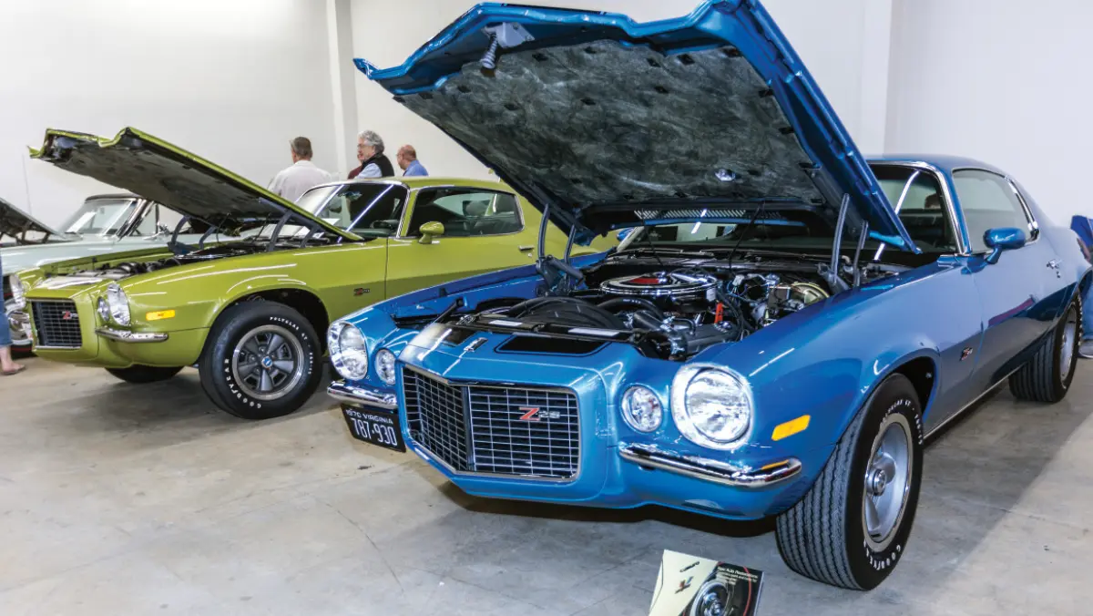1971 Camaro Z28 blue with black stripes LT1 350 clean survivor