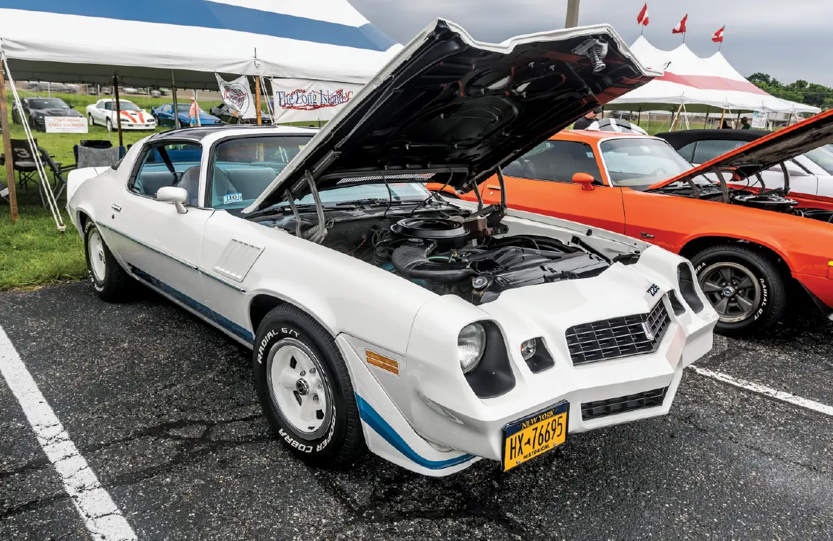 1981 Camaro Z28 whiteblue New York plate turbine wheels