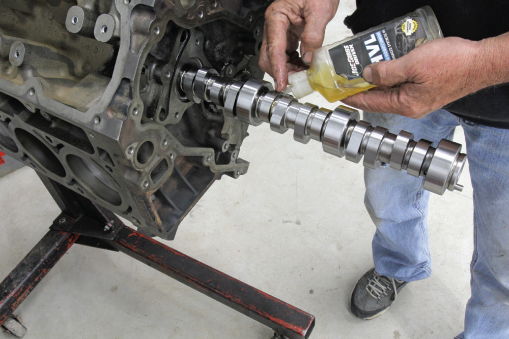 AFM delete cam install lubricating camshaft with assembly lube