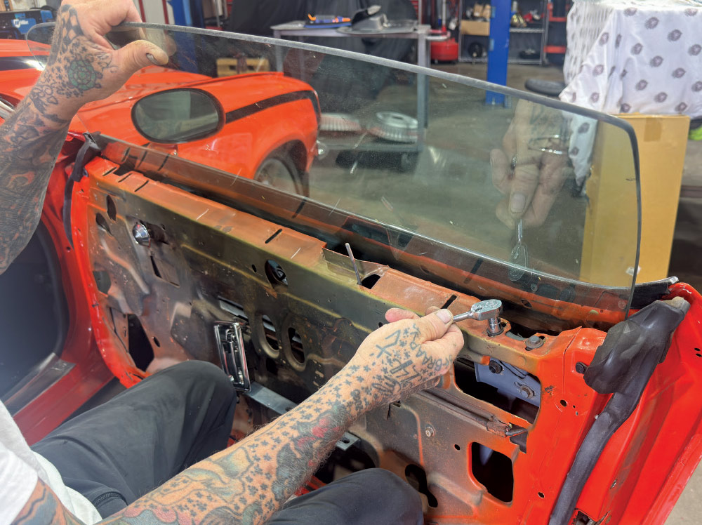 1971 camaro window adjustment bolt tightening in door shell