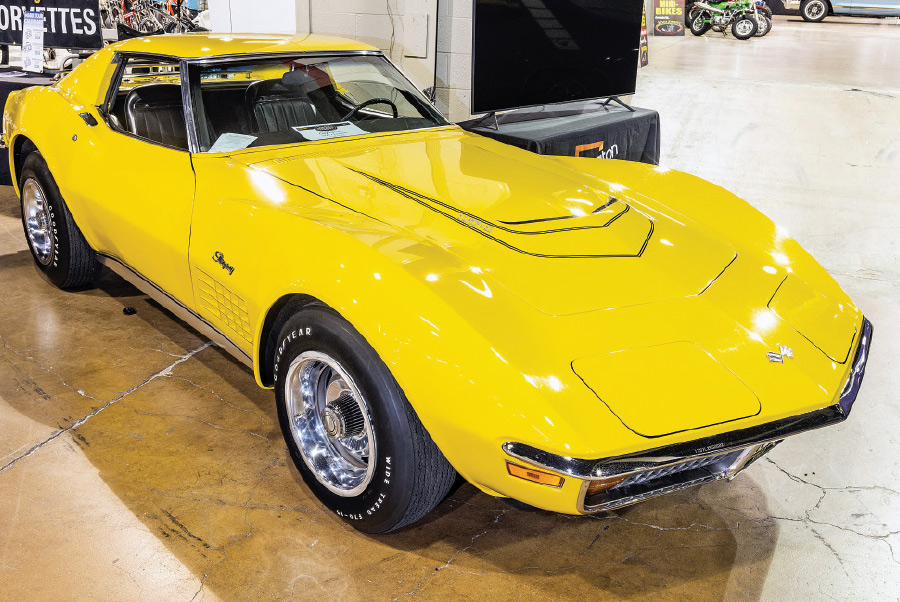 2025 mcacn: yellow Corvette