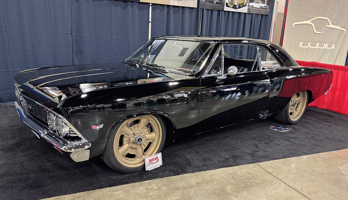 Glossy black 1967 Chevrolet Chevelle SS