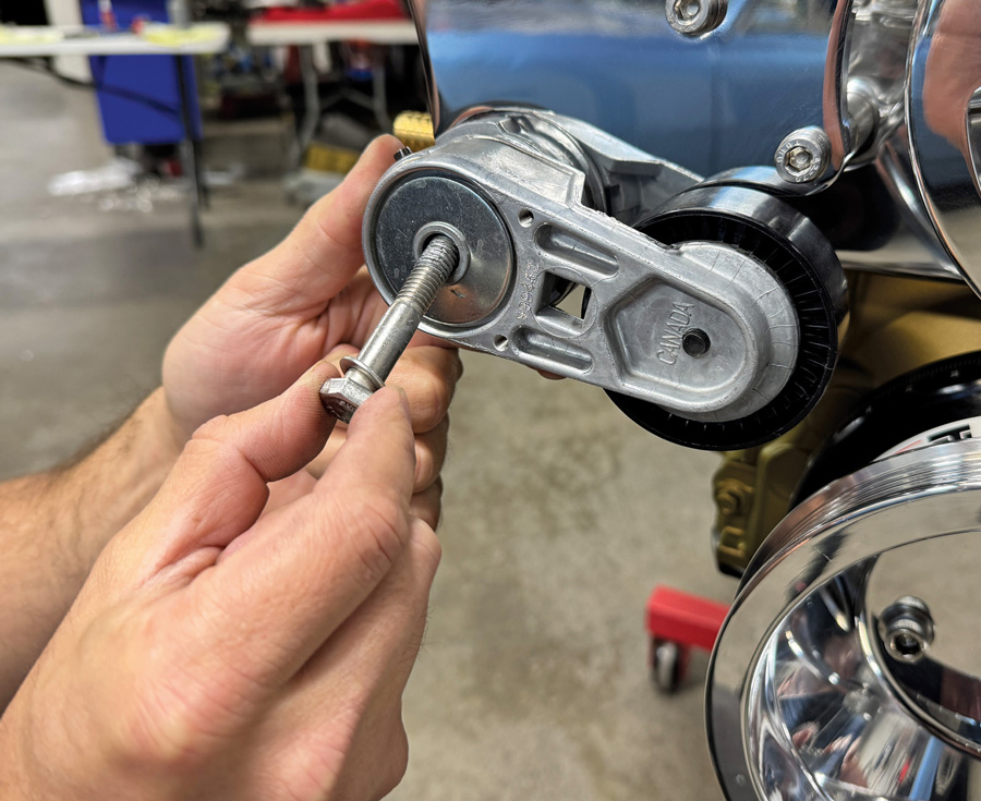 Installing the spring-loaded belt tensioner