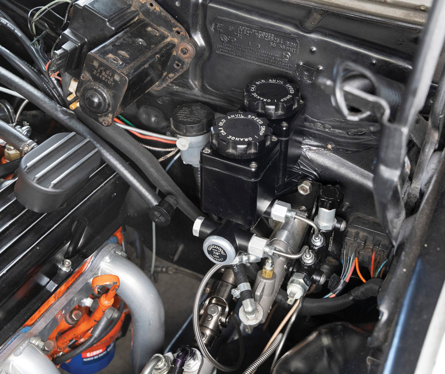 Close up of proportioning valve and reservoirs.