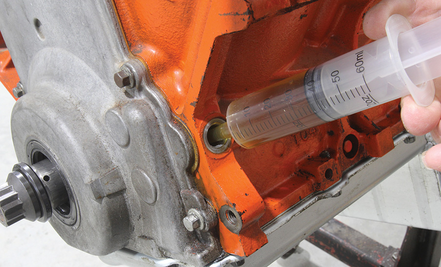 Priming oil pump using large syringe