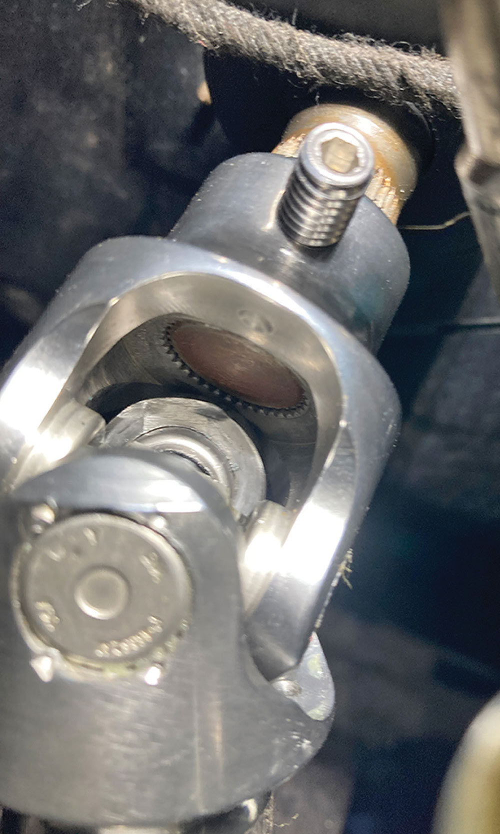 Top view of U-joint showing splined shaft seating.